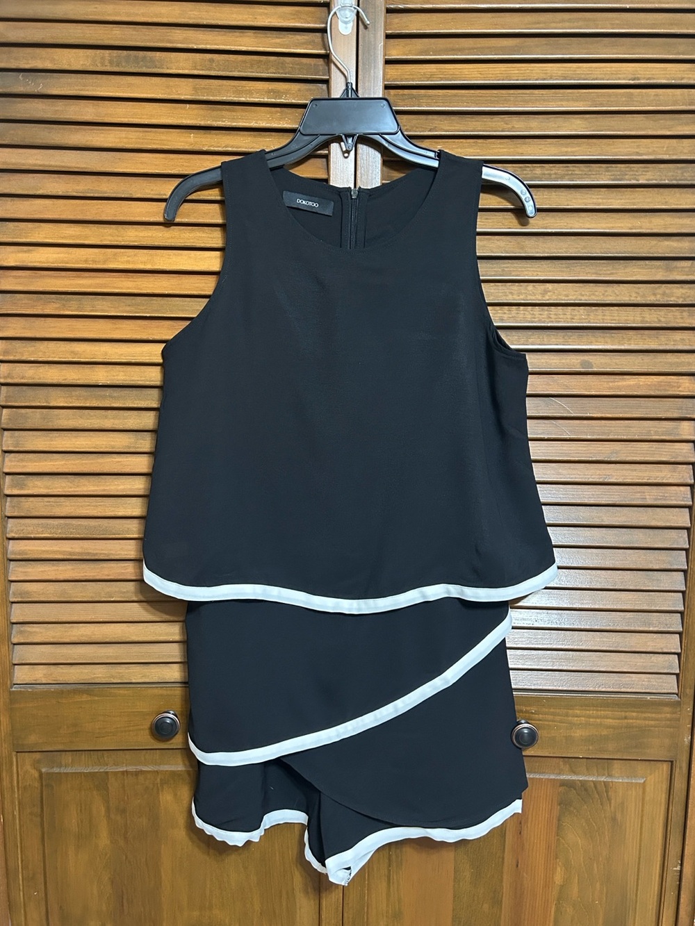 Dokotoo Black Sleeveless Layered White Trim Romper Size M